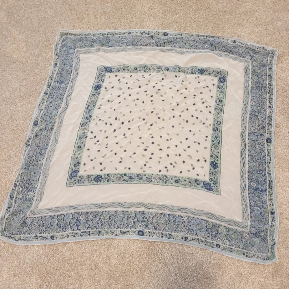 Women's Blue Floral Large Head Scarf Size 26